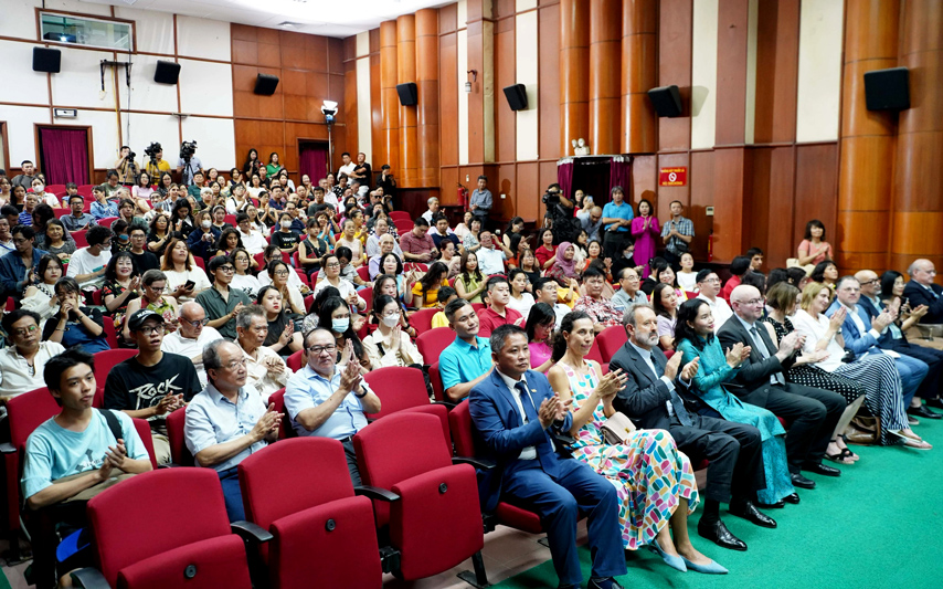 Khai Mac Lien Hoan Phim Tai Lieu Chau Au Vn 13 04