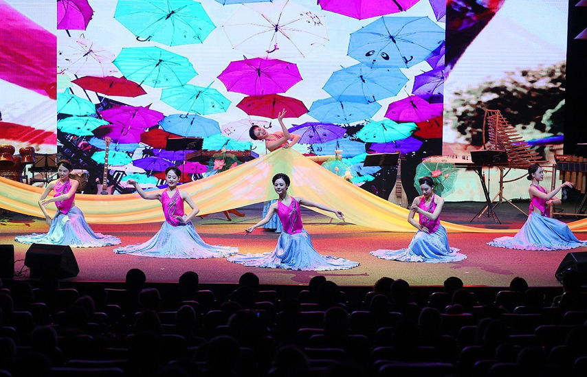 Nhung Sac Mau Vn Bung Sang Tren Que Huong Cua Vu Dieu Samba 06