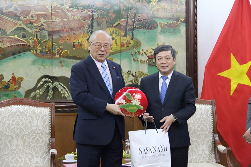 Tt Doan Van Viet Tiep Co Van Dac Biet Lien Minh Nghi Sy Huu Nghi Nhat Viet 02