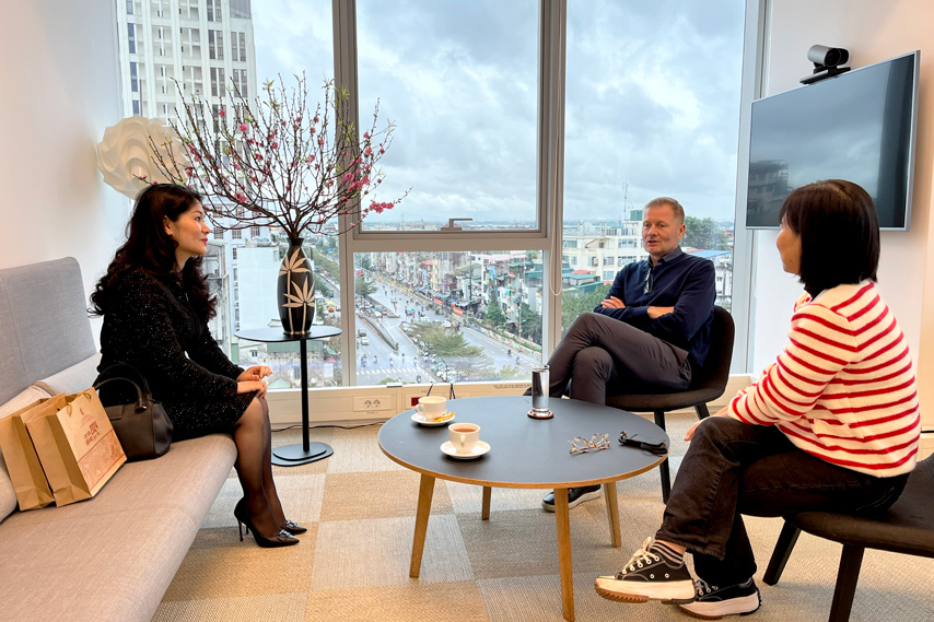 Chuc Mung Vua Dan Mach Dang Quang 03