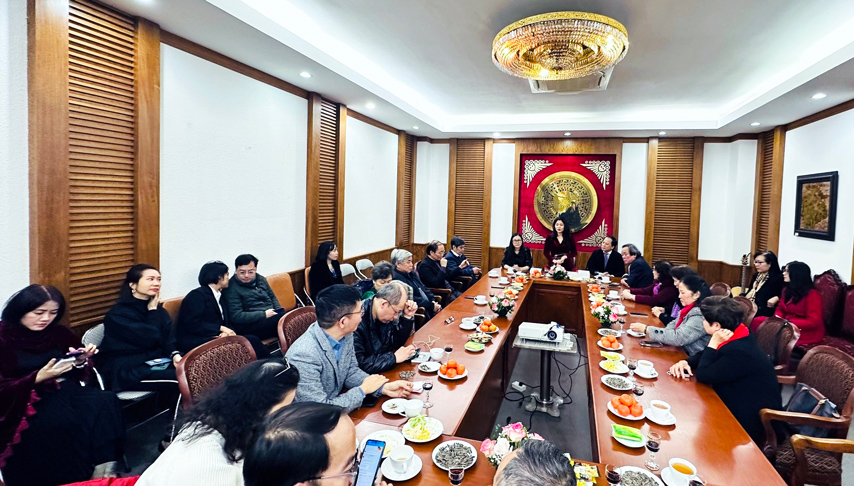Am Ap Buoi Gap Mat Can Bo Huu Tri Cuc Hop Tac Quoc Te Xuan Giap Thin 2024 01
