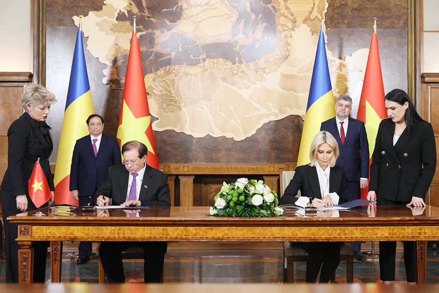 Cac Van Kien Hop Tac Ve Van Hoa Giua Viet Nam Va Rumani Trong Giai Doan Moi 01