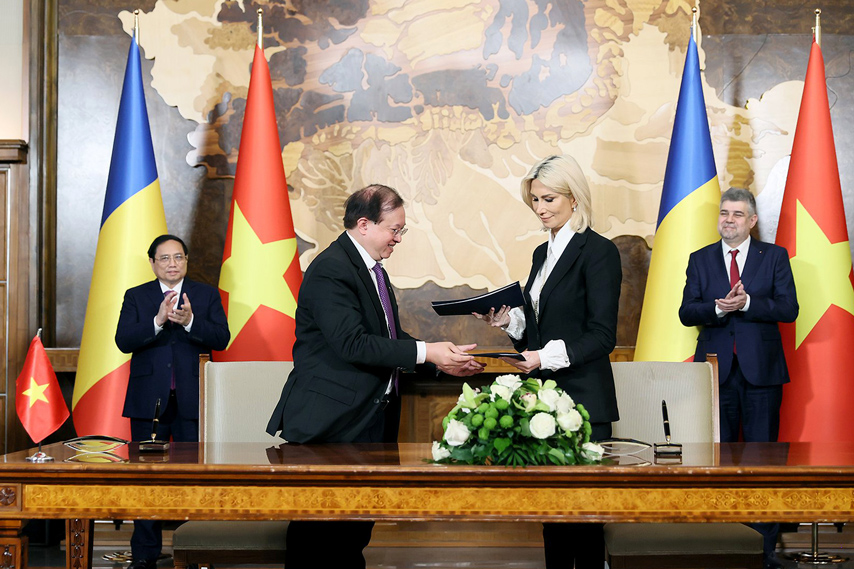 Cac Van Kien Hop Tac Ve Van Hoa Giua Viet Nam Va Rumani Trong Giai Doan Moi 02