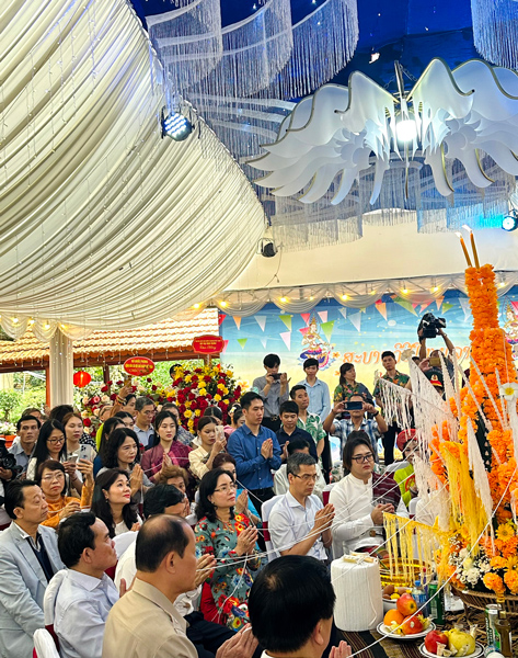 Chuc Mung Tet Co Truyen Bun Pi May Nam 2024 Cua Lao 04