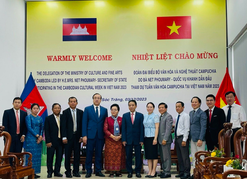 Hop Tac Van Hoa Vun Dap Quan He Huu Nghi Viet Nam Campuchia 04