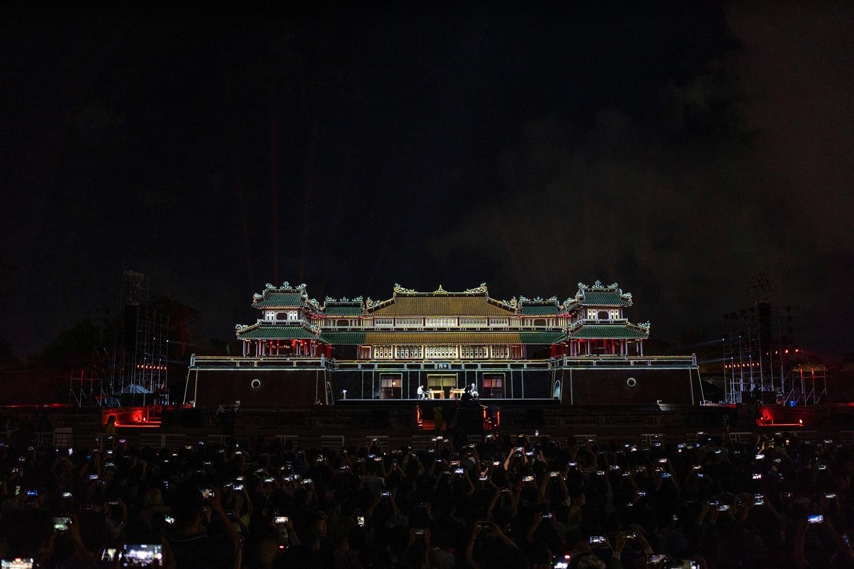 Hue By Light The Live Show 01