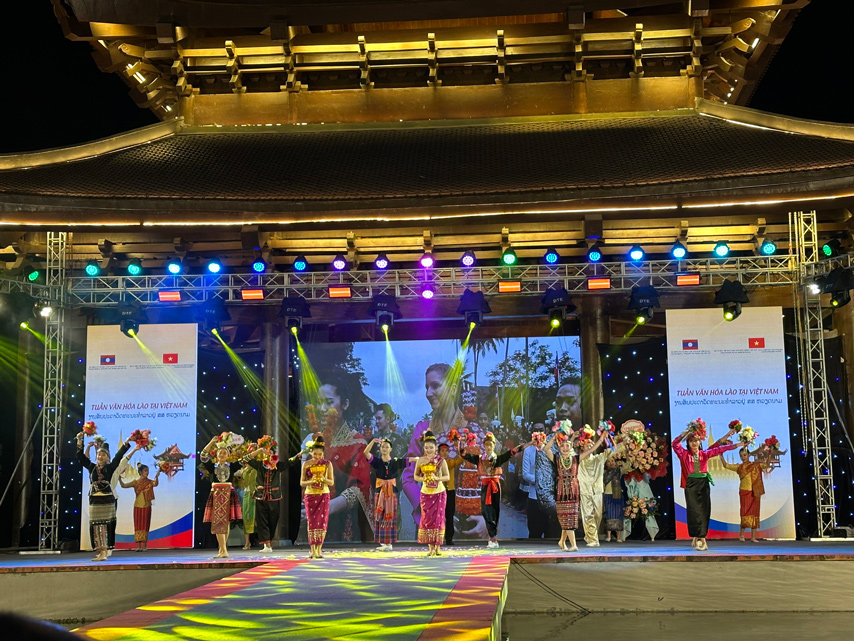 Nhung Sac Mau Van Hoa Champa Toa Sang Tren Dat Co Do Hoa Lu 02