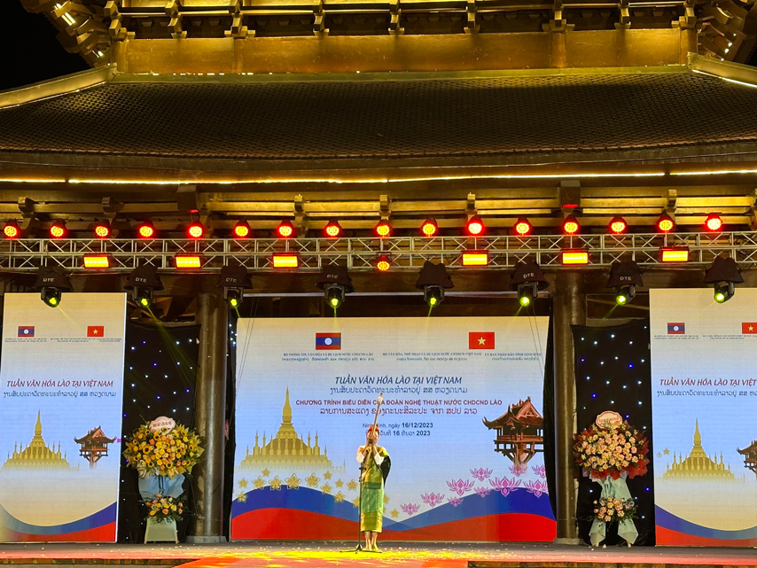 Nhung Sac Mau Van Hoa Champa Toa Sang Tren Dat Co Do Hoa Lu 04