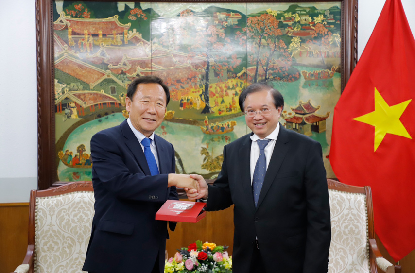 Thuc Day Du An Xay Dung Lang Viet Nam K Vietnam Valley Tai Bonghwa Han Quoc 02