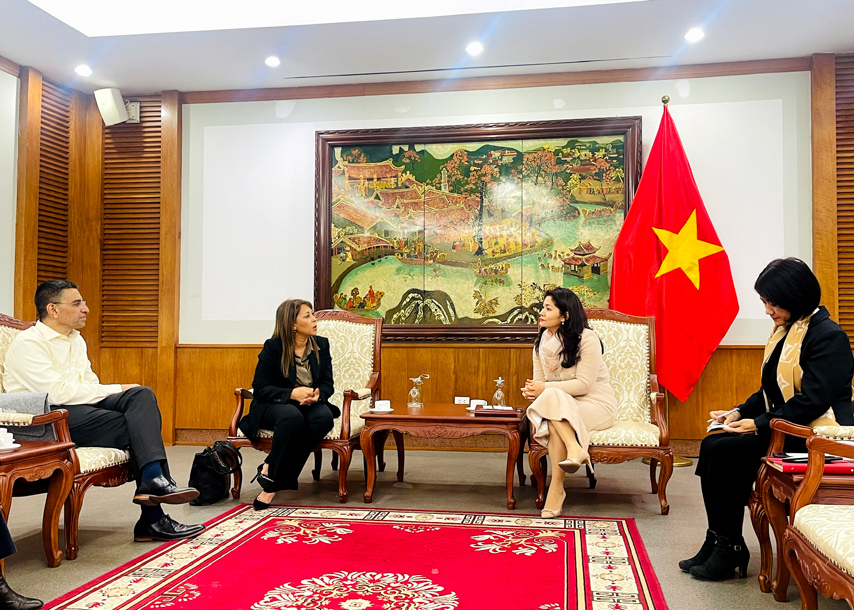 Tiep Dai Dien Youtube Hoa Ky Phu Trach Khu Vuc Chau A Thai Binh Duong 02