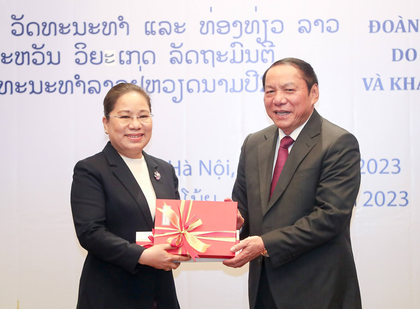 Van Hoa La Cau Noi Cua Tinh Huu Nghi Viet Nam Va Lao 07