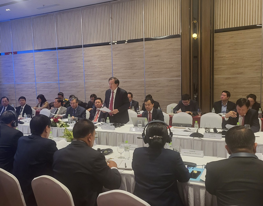 Viet Nam Lao Tang Cuong Cong Tac Nghien Cuu Ly Luan Ve Phat Trien Van Hoa Va Con Nguoi 04