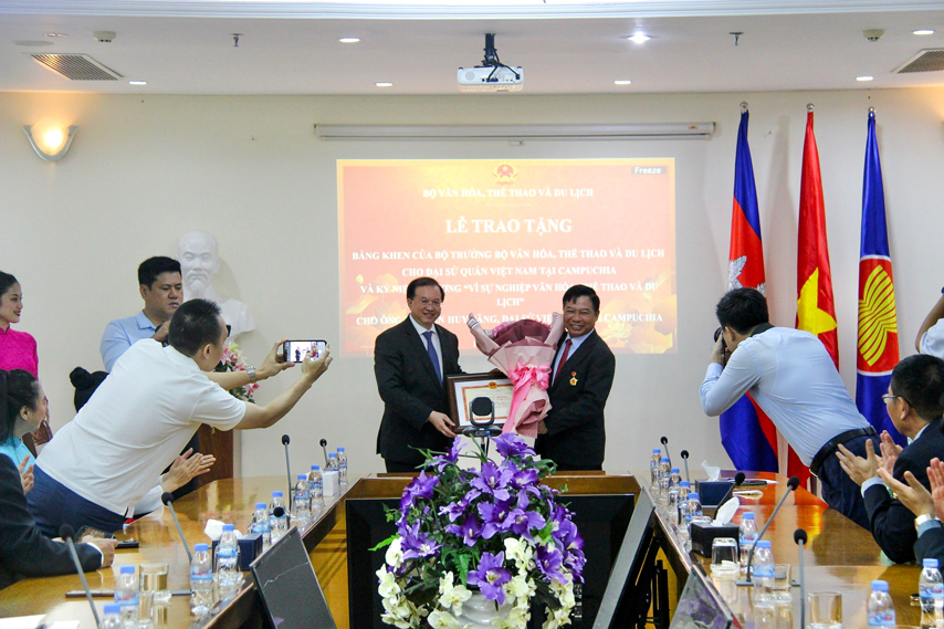 Trao Knc Ds Vn Tai Cpc 07