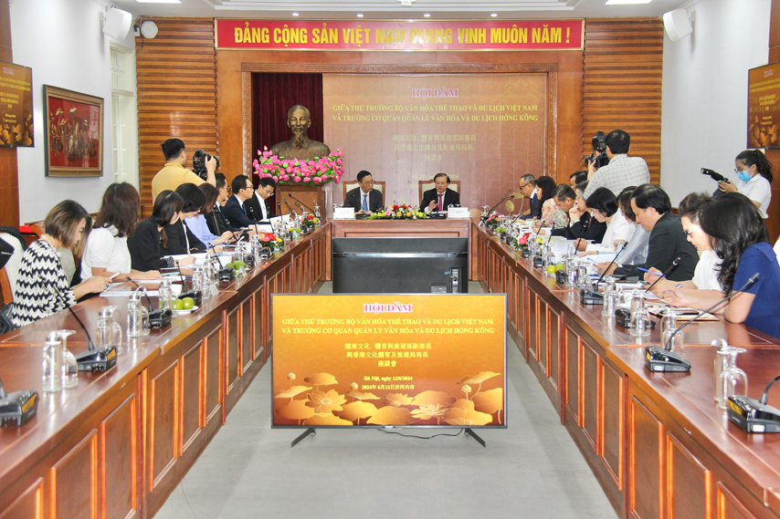 Doan Truong Cq Quan Ly Vhttdl Hongkong 02