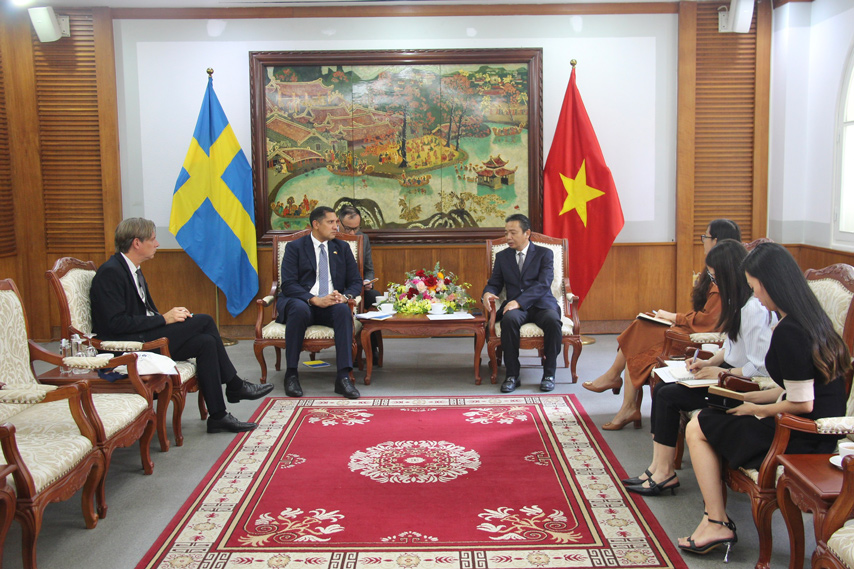 Tt Hoang Dao Cuong Tiep Ds Thuy Dien 02