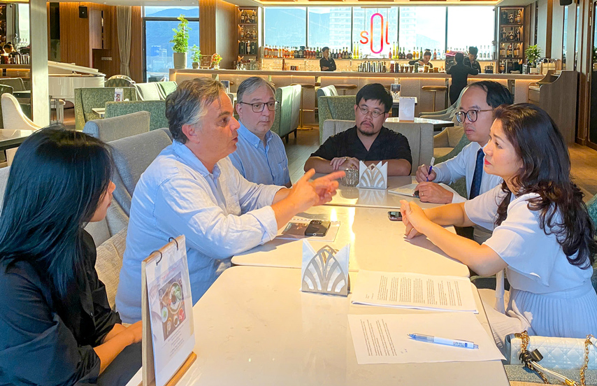 Vn Diem Den Cua Dien Anh Phap 01