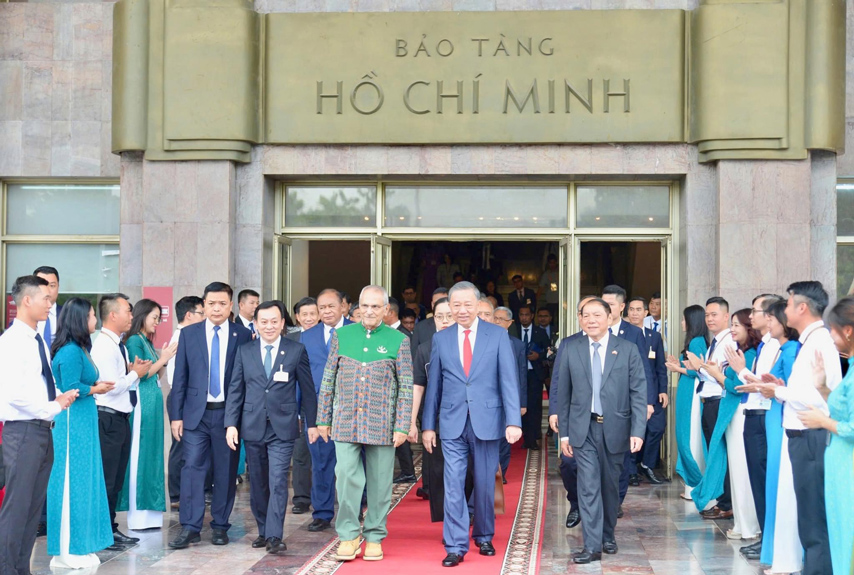 Chu Tich Nuoc To Lam Va Tong Thong Timor Leste Jose Ramos Horta Tham Bao Tang Ho Chi Minh 01