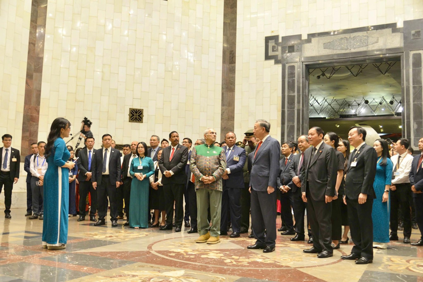 Chu Tich Nuoc To Lam Va Tong Thong Timor Leste Jose Ramos Horta Tham Bao Tang Ho Chi Minh 02