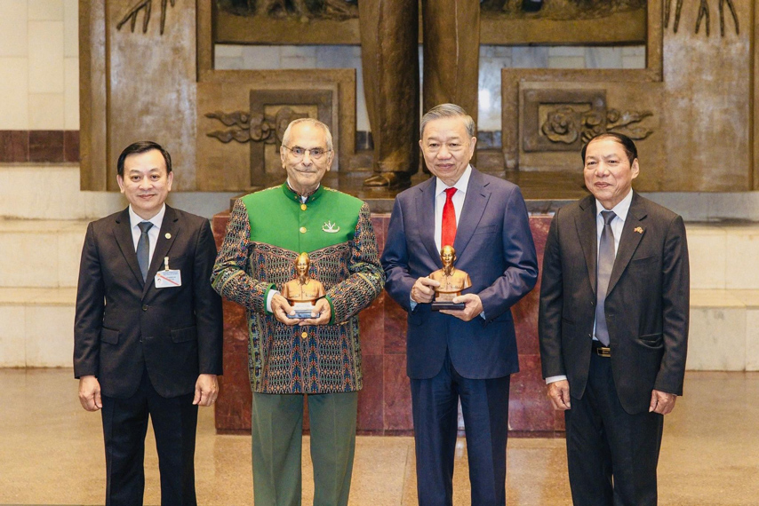 Chu Tich Nuoc To Lam Va Tong Thong Timor Leste Jose Ramos Horta Tham Bao Tang Ho Chi Minh 04