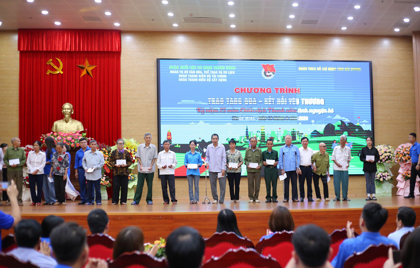 Chuong Trinh Tu Nguyen He 2024 04