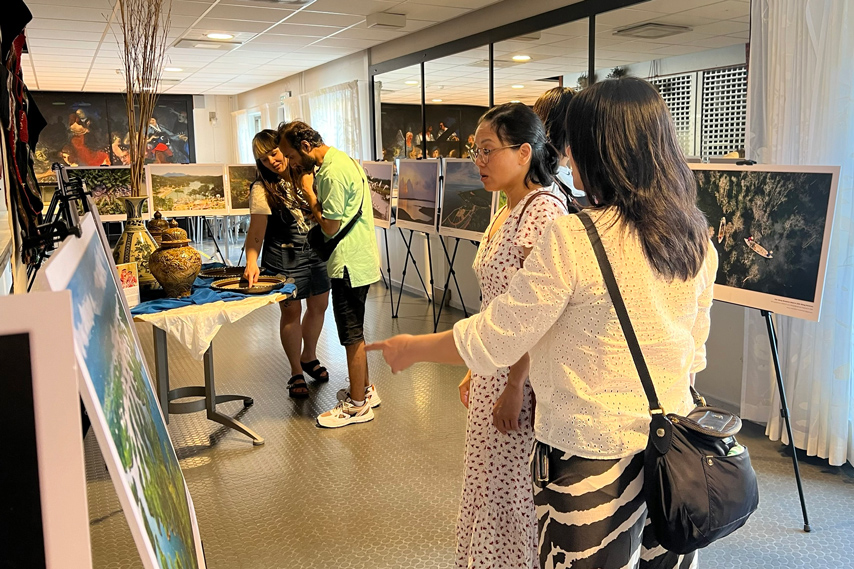 Hoa Nhac Giao Luu Thang Hoa Cam Xuc Cung Nghe Si Viet Nam Va Thuy Dien 15