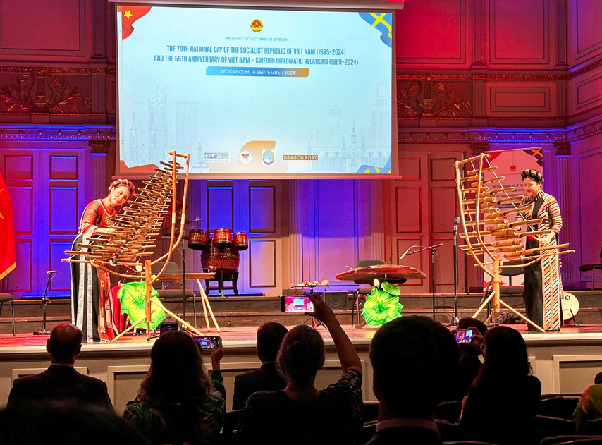 Hoa Nhac Huu Nghi Ky Niem 55 Nam Quan He Ngoai Giao Viet Nam Thuy Dien 14
