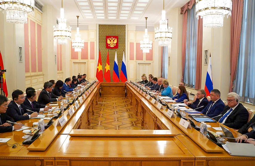 Hop Tac Vhttdl Diem Sang Trong Hoat Dong Cua Ublcp Vn Nga 01