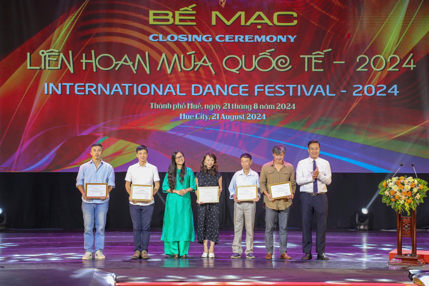 Khep Lai Lien Hoan Mua Quoc Te 2024 08