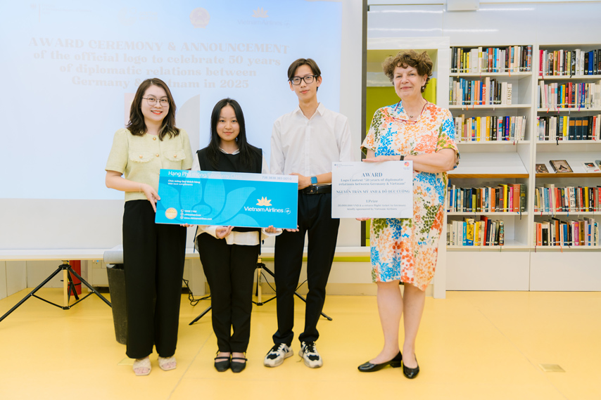 Logo 50 Nam Vn Duc 06