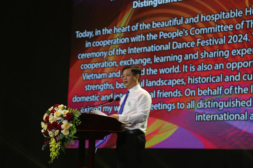 Nghe Thuat Mua Toa Sang Tai Lien Hoan Mua Quoc Te 2024 03