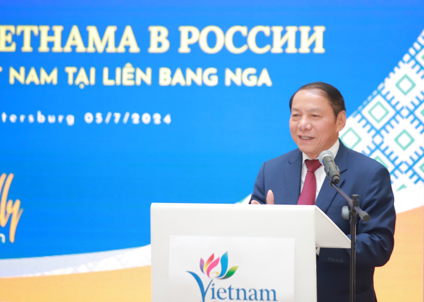 Quang Ba Gioi Thieu Du Lich Viet Nam Tai St Petersburg 02