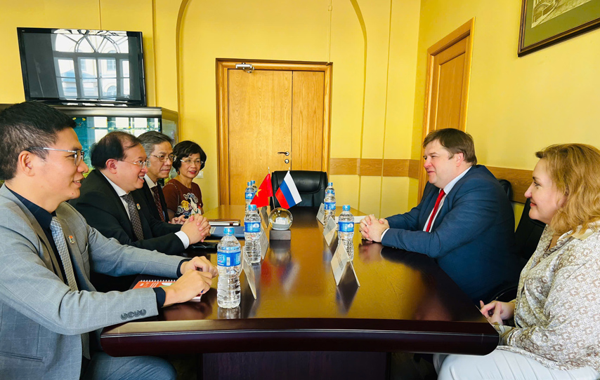 Tang Cuong Hop Tac Dao Tao Voi Nhac Vien Quoc Gia St Petersburg 02