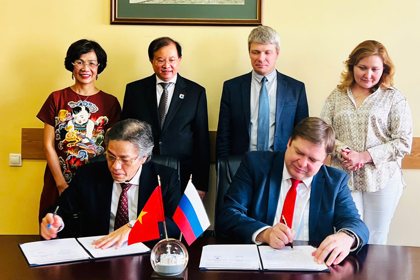 Tang Cuong Hop Tac Dao Tao Voi Nhac Vien Quoc Gia St Petersburg 03