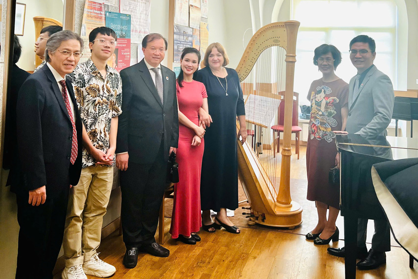 Tang Cuong Hop Tac Dao Tao Voi Nhac Vien Quoc Gia St Petersburg 05