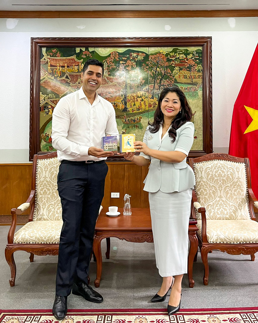 Tang Cuong Hop Tac Voi Booking 03