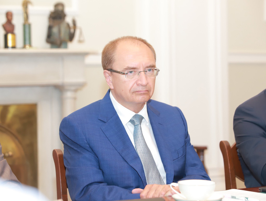 Tham Truong Dai Hoc Tong Hop Quoc Gia St Petersburg Va Vien Ho Chi Minh 02