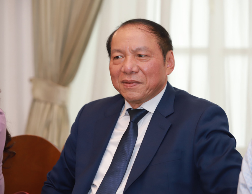 Tham Truong Dai Hoc Tong Hop Quoc Gia St Petersburg Va Vien Ho Chi Minh 03