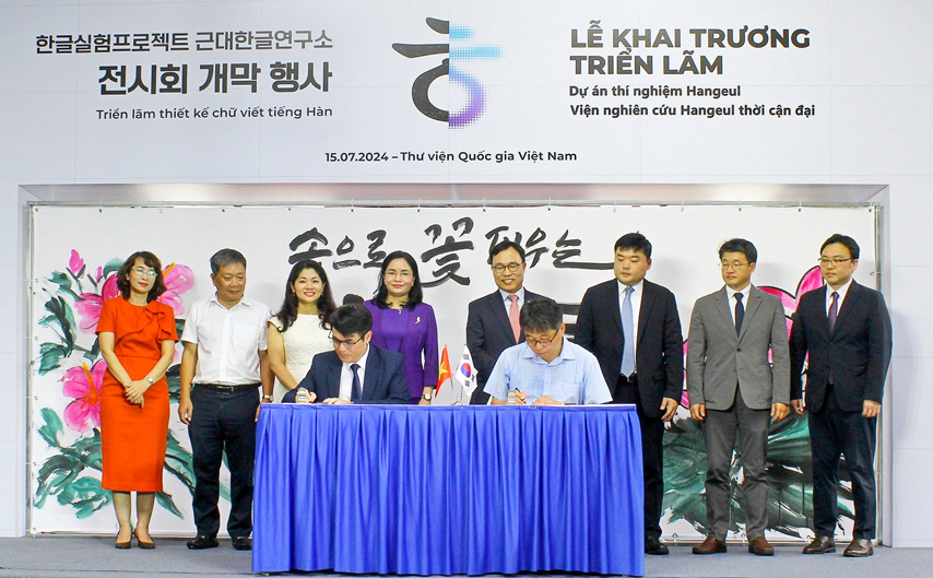 Trien Lam Chu Viet Tieng Han Dau Tien Tai Viet Nam 02