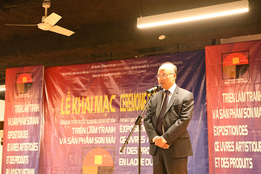 Trien Lam Tranh San Pham Son Mai Viet Nam To Chuc Tai Paris 04