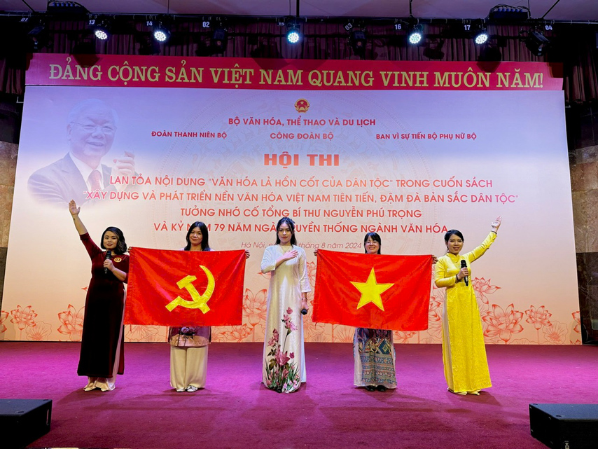 Van Hoa La Hon Cot Cua Dan Toc 03