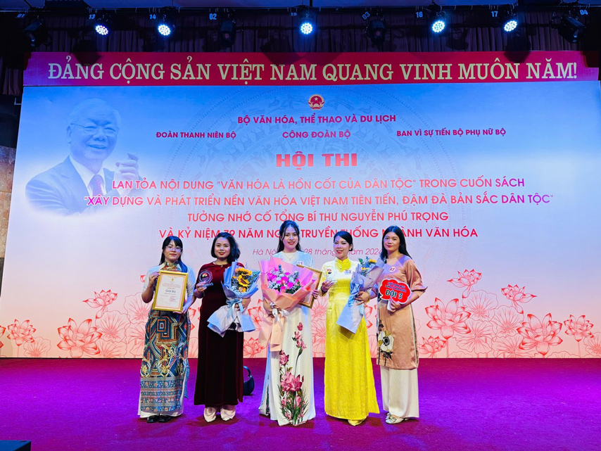 Van Hoa La Hon Cot Cua Dan Toc 07