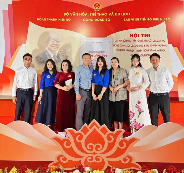 Van Hoa La Hon Cot Cua Dan Toc 09