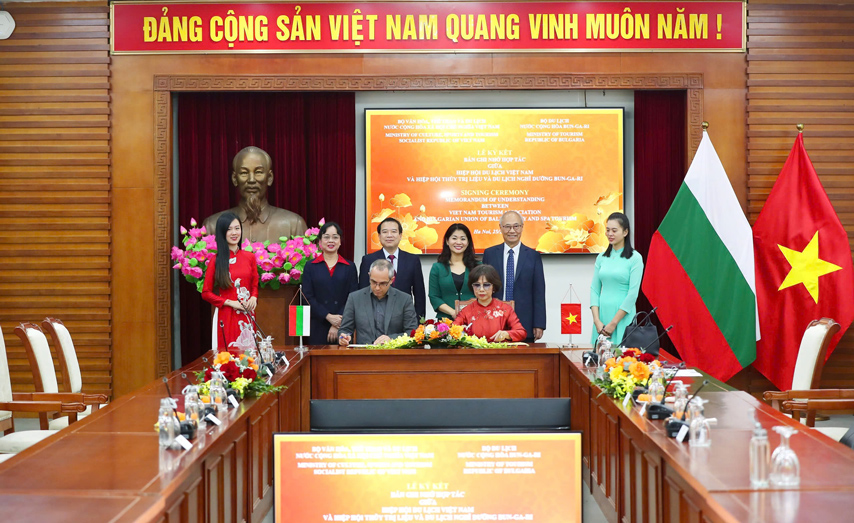 Tang Cuong Hop Tac Du Lich Vh Bulgaria 02