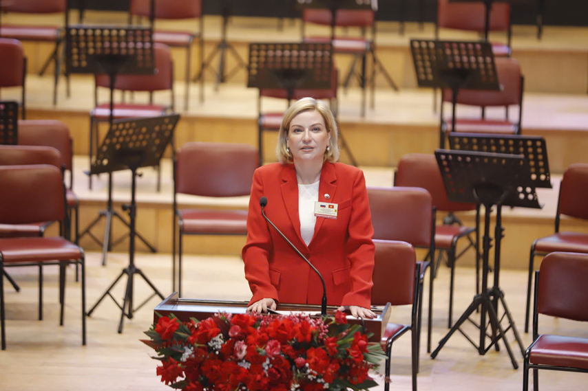 Nghe Thuat Nga 2025 08