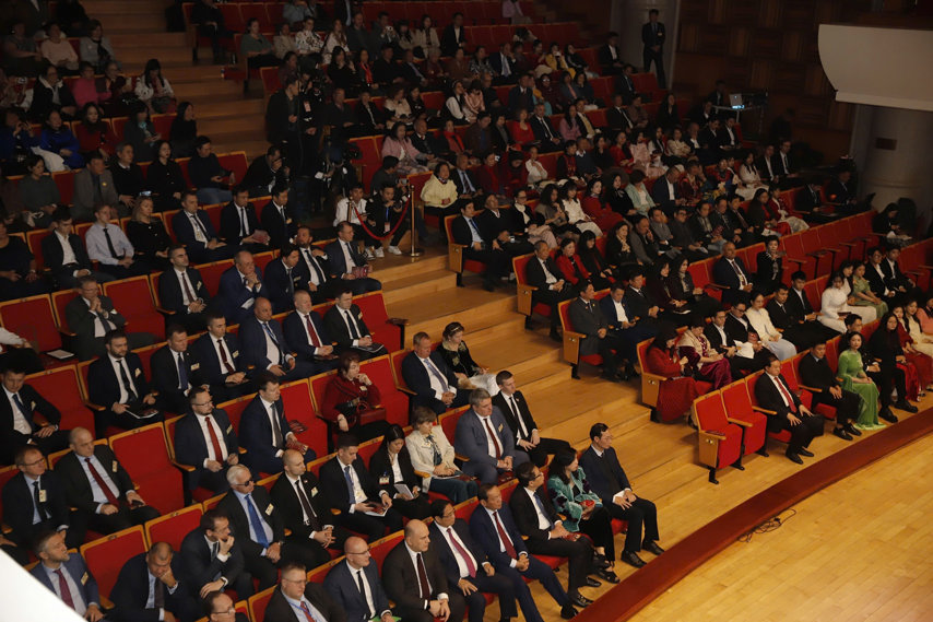 Nghe Thuat Nga 2025 10