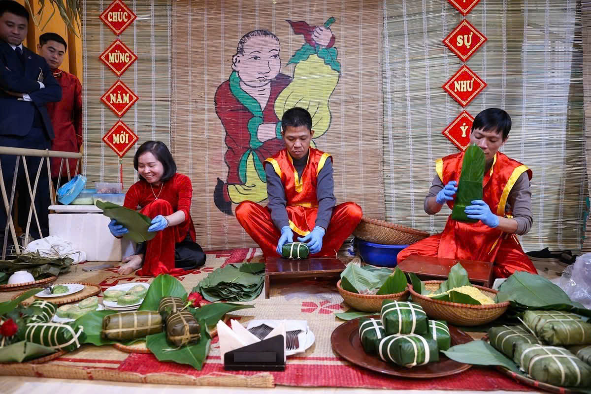 Ngoai Giao Doan 2025 10