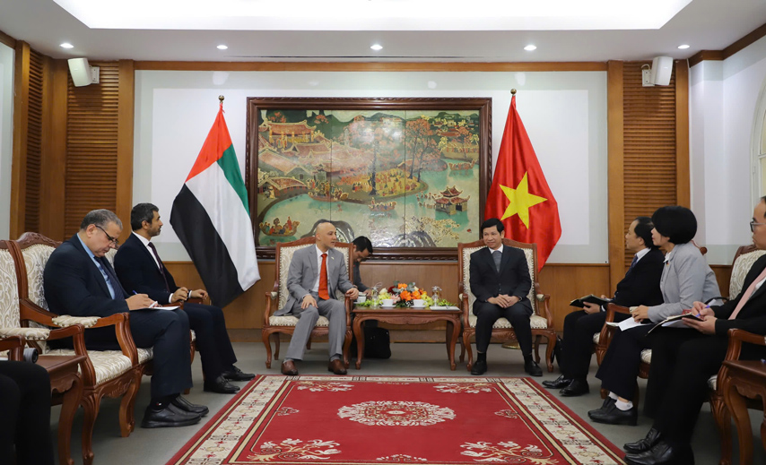 Tiep Dai Su Uae 2025 01a
