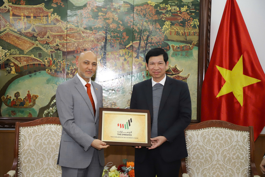Tiep Dai Su Uae 2025 04a