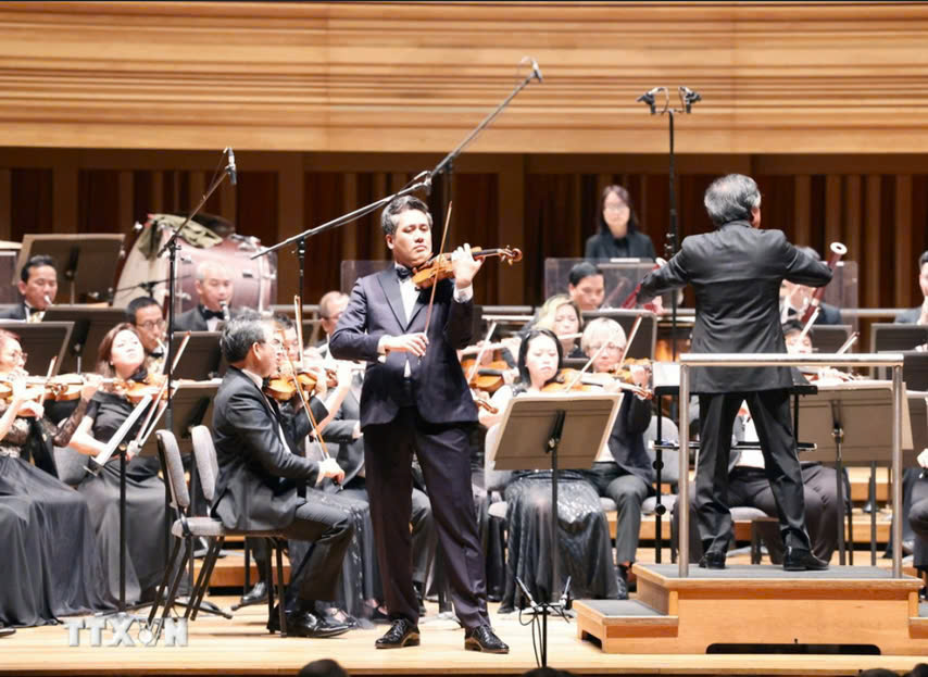 Tbt Nghe Thuat Singapore Vietnam 5