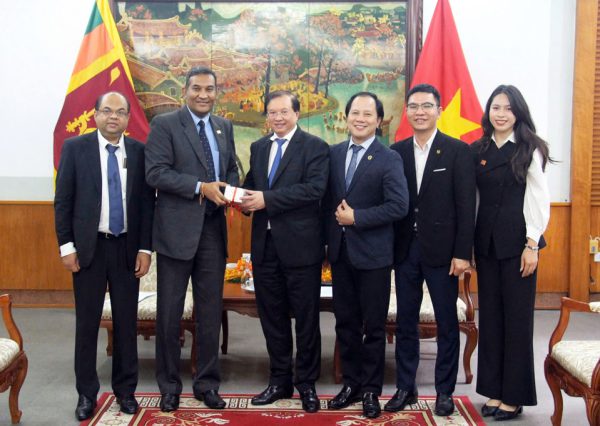 Tt Dong Tiep Sri Lanka 3